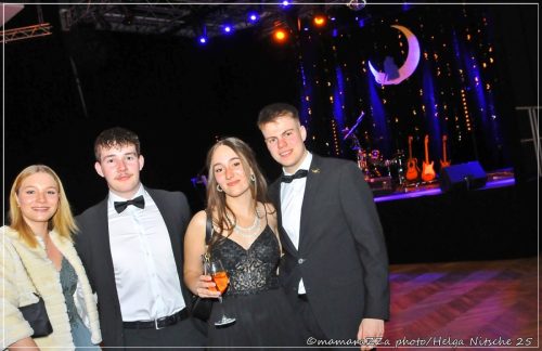 Gymnasiumball-Sternennacht-157-20250520-Bettfedernfabrik (1)