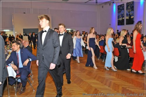 Gymnasiumball-Sternennacht-167-20250520-Bettfedernfabrik (1)