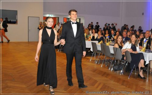 Gymnasiumball-Sternennacht-181-20250520-Bettfedernfabrik (1)