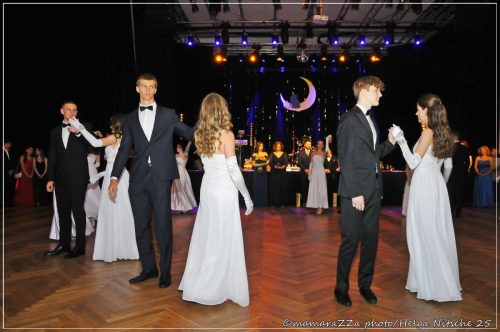 Gymnasiumball-Sternennacht-241-20250520-Bettfedernfabrik (1)