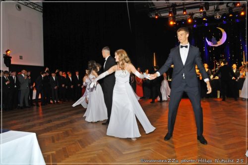 Gymnasiumball-Sternennacht-243-20250520-Bettfedernfabrik (1)