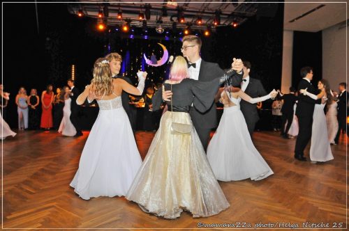 Gymnasiumball-Sternennacht-253-20250520-Bettfedernfabrik (1)