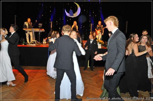 Gymnasiumball-Sternennacht-254-20250520-Bettfedernfabrik (1)