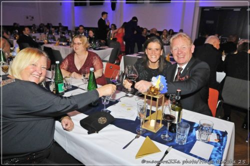 Gymnasiumball-Sternennacht-319-20250520-Bettfedernfabrik (1)