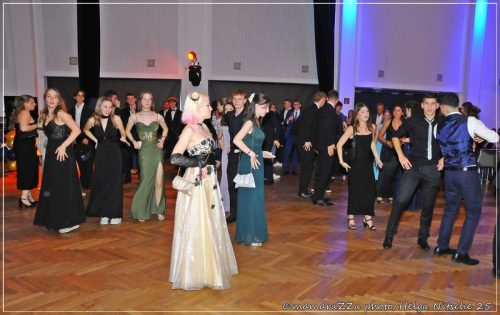 Gymnasiumball-Sternennacht-405-20250520-Bettfedernfabrik (1)